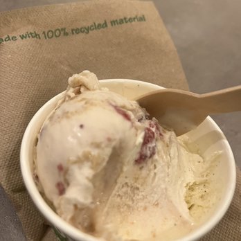 Ben & Jerry’s - Strawberry cheesecake & vanilla bean! - Ice Cream & Frozen Yogurt Near Me - Bellevue, Washington Ben & Jerry’s - Strawberry cheesecake & vanilla bean! - Ice Cream & Frozen Yogurt Near Me - Bellevue, Washington