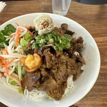 Pho Bistro - B1. Vermicelli Noodles with Grilled Pork, shrimp with Egg Roll - Vietnamese Near Me - Elk Grove, California