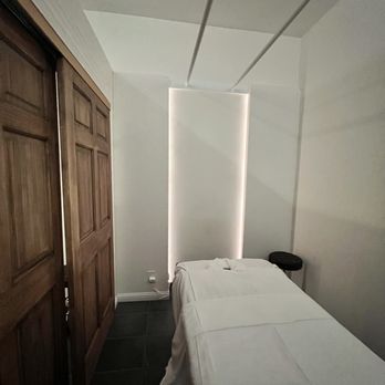Siam Wala Therapeutic Massage - Clean massage room; very relaxing - Massage Near Me - El Segundo, California Siam Wala Therapeutic Massage - Clean massage room; very relaxing - Massage Near Me - El Segundo, California