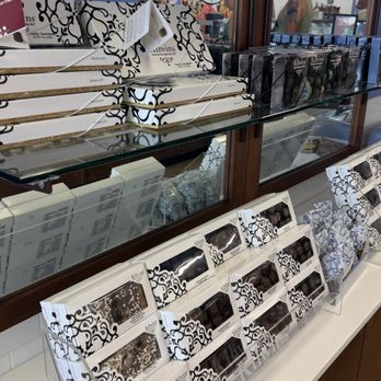 Kilwins Ice Cream - Chocolate - Fudge - Boxes - Desserts Near Me - Clearwater Beach, Florida Kilwins Ice Cream - Chocolate - Fudge - Boxes - Desserts Near Me - Clearwater Beach, Florida