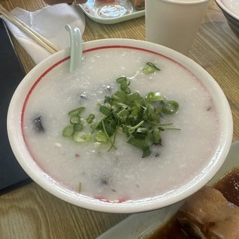 Yin Ji Chang Fen - Berkeley - Pork and Gold Preserved Egg Congee - Cantonese Near Me - Berkeley, California