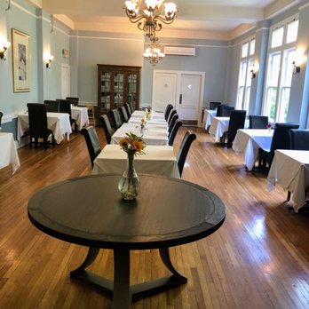 Princess Anne Hotel - dining room off the lobby - Hotels Near Me - Asheville, North Carolina