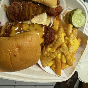 Dave's Hot Chicken - Chicken sandwich and Cheese Fries - Chicken Shop Near Me - Union, New Jersey