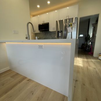 HappyWood Construction - Modern kitchen remodel - General Contractors Near Me HappyWood Construction - Modern kitchen remodel - General Contractors Near Me