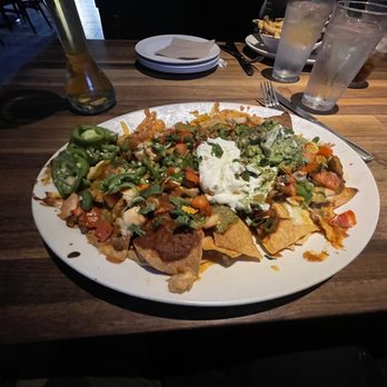 Yard House - Chicken Nachos - New American Near Me - Concord, California