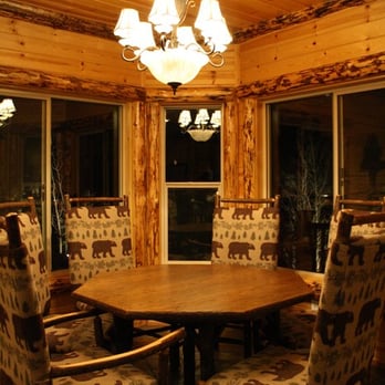 Big Bear Cool Cabins - (Big Bear Cool Cabins: Dreamcastle) Dining area (kitchen) 2nd story - Property Management Near Me - Big Bear Lake, California Big Bear Cool Cabins - (Big Bear Cool Cabins: Dreamcastle) Dining area (kitchen) 2nd story - Property Management Near Me - Big Bear Lake, California