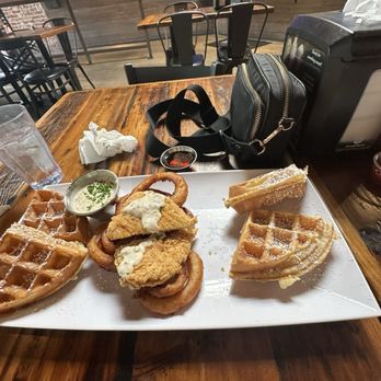 Burger Bench - Chicken and waffle - American Near Me - Escondido, California Burger Bench - Chicken and waffle - American Near Me - Escondido, California