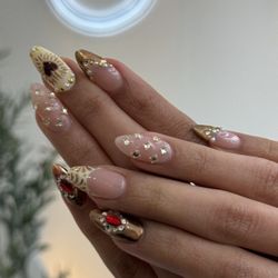 Shape Nail Lounge