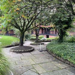Manchester Airport Marriott Hotel - Hotel Courtyard