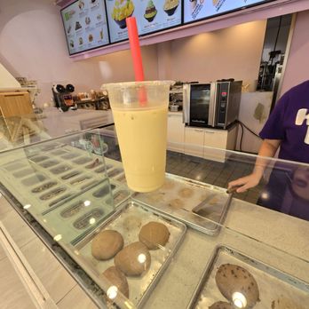 Honeyberry - Drink i left on counter because she didn't want to refund or exchange it. No ice, disgusting color, awful taste - Ice Cream & Frozen Yogurt Near Me - Santa Clara, California Honeyberry - Drink i left on counter because she didn't want to refund or exchange it. No ice, disgusting color, awful taste - Ice Cream & Frozen Yogurt Near Me - Santa Clara, California