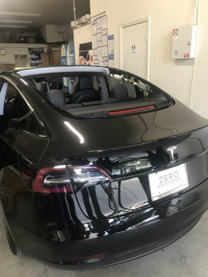 Rear Windshield Replacement - watch us work Rear Windshield Replacement - watch us work