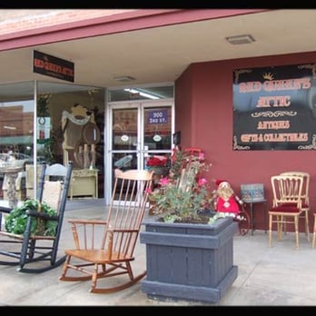Red Queen's Attic - Front Door - Thrift Stores Near Me - Rosenberg, Texas