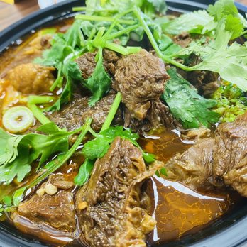 Mama's Noodle House - Braised beef stew noodle - Cantonese Near Me - Brooklyn, New York