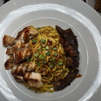 Cali Kitchen and Bar - Chicken and steak noodles - Cajun/Creole Near Me - Houston, Texas