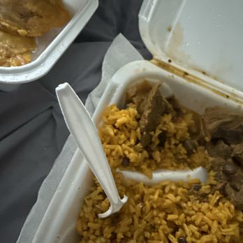 El Sartén Latino - Carne Guisado and Tostones (super small and was barely filled) - Italian Near Me - McDonough, Georgia El Sartén Latino - Carne Guisado and Tostones (super small and was barely filled) - Italian Near Me - McDonough, Georgia