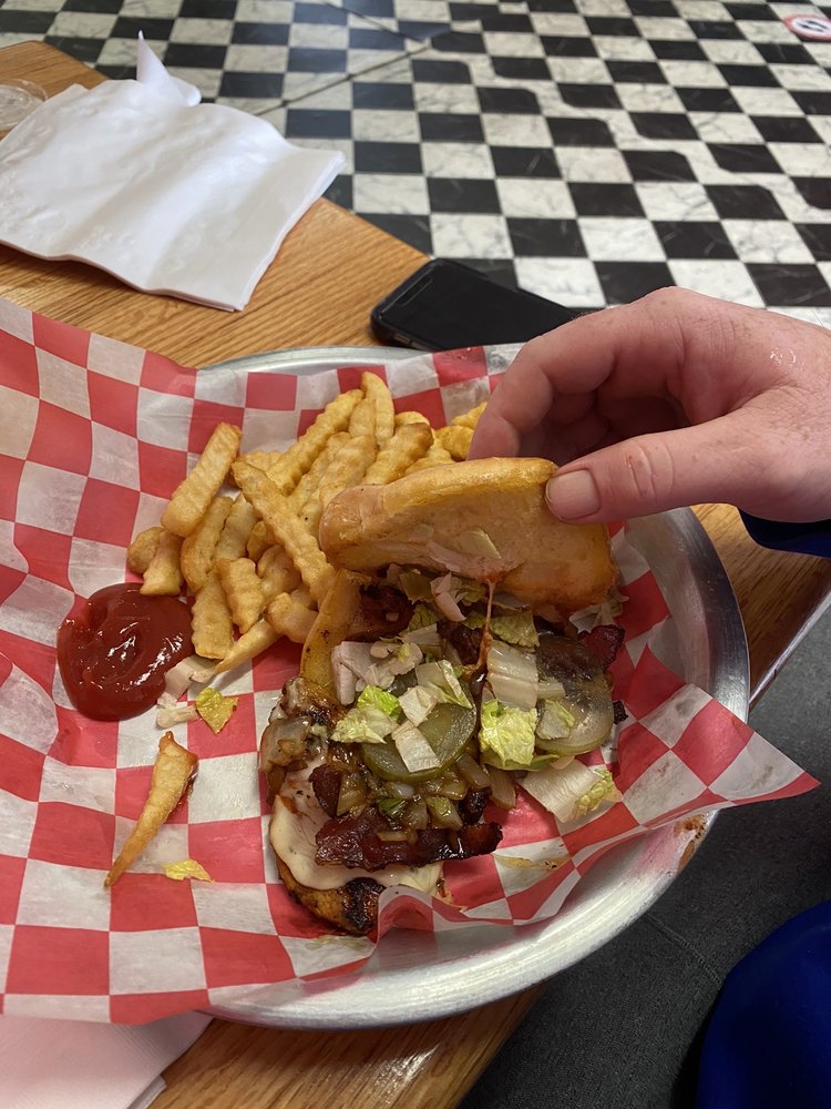 BROTHERS BAR AND GRILL Updated July 2024 23 Photos 909 Winchester