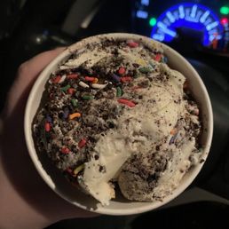 Cheesecake Ice Cream with Oreos and rainbow sprinkles