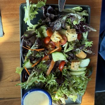 Oliver's Rooftop - Cuz Dan's House Salad - New American Near Me - Erie, Pennsylvania