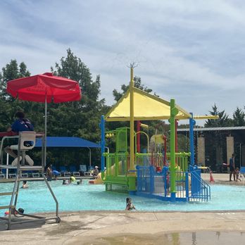 The Keller Pointe - Area for small kids, during toddler hours the extra water works are off for a calmer play - Swimming Pools Near Me - Keller, Texas The Keller Pointe - Area for small kids, during toddler hours the extra water works are off for a calmer play - Swimming Pools Near Me - Keller, Texas