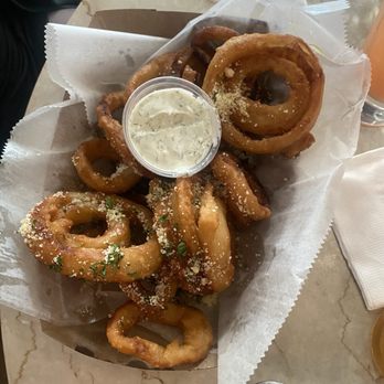 Vollmer’s Bar - Onion rings - Bars Near Me - Detroit, Michigan