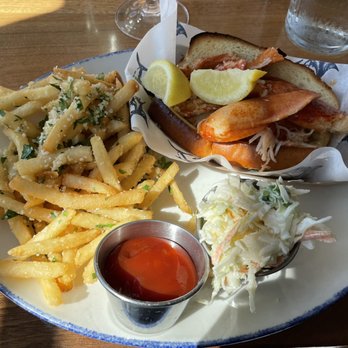 The Restaurant at Rowayton Seafood - Rowayton lobster roll with truffle fries - Seafood Near Me - Norwalk, Connecticut The Restaurant at Rowayton Seafood - Rowayton lobster roll with truffle fries - Seafood Near Me - Norwalk, Connecticut