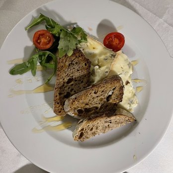 Il Chianti - Gorgonzola drizzled with honey served with toasted bread. - Wine Bars Near Me - Rome, RM Il Chianti - Gorgonzola drizzled with honey served with toasted bread. - Wine Bars Near Me - Rome, RM