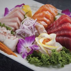 Mikomi Sushi - Large Sashimi Combination
