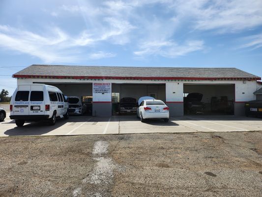 Gallardos auto repair - We repair cars and diesel trucks of any kind