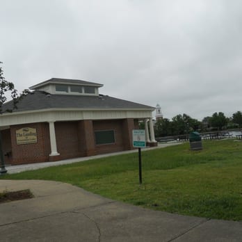 Byrd Park - Concessions and boat rental - Parks Near Me - Richmond, Virginia