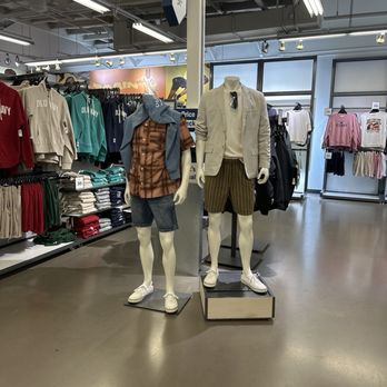Old Navy Outlet - Men's Clothing Near Me - Petaluma, California