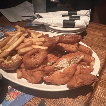 Maggie Reillys Restaurant - Fried mixed platter - Pubs Near Me - New York, New York Maggie Reillys Restaurant - Fried mixed platter - Pubs Near Me - New York, New York