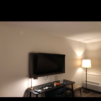 Fairfield by Marriott Inn & Suites Springfield Enfield - Flat screen - Hotels Near Me - Enfield, Connecticut Fairfield by Marriott Inn & Suites Springfield Enfield - Flat screen - Hotels Near Me - Enfield, Connecticut