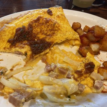 Eggs 'n Things Ko Olina - Spam/Onion Omelet - American Near Me - Kapolei, Hawaii Eggs 'n Things Ko Olina - Spam/Onion Omelet - American Near Me - Kapolei, Hawaii