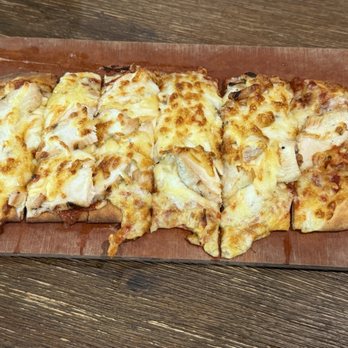 Yakima Social Kitchen + Bar - Cheese flatbread with chicken added - Canadian (New) Near Me - Calgary, Alberta