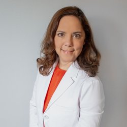 Mark Sivieri, MD - Lynn Dudley, PAC
Lynn's career in medicine has always been focused on the integrative and functional approach to healing patients.