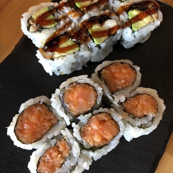 Akino - Spicy salmon roll, eel avocado - Sushi Bars Near Me - Elmhurst, New York