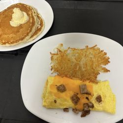 Perkins American Food - Yummy yummy. Best Omelette is town. Fresh coffee and hot food. I will be back.