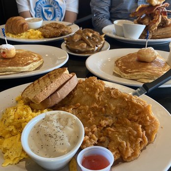 Maple Bacon Restaurant - Chicken fried steak, Canadian chicken and maple bacon, poutine - American Near Me - Plano, Texas