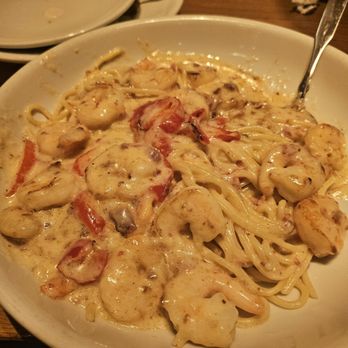 Olive Garden Italian Restaurant - Shrimp Carbonara - Italian Near Me - Goodyear, Arizona Olive Garden Italian Restaurant - Shrimp Carbonara - Italian Near Me - Goodyear, Arizona