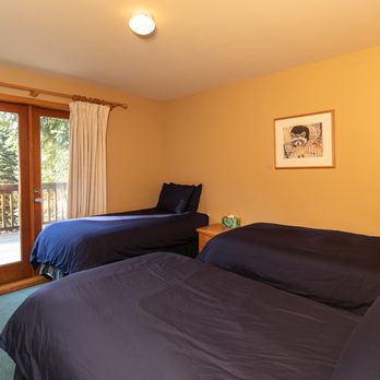 Lorimer Ridge Lodge - Guest Houses Near Me - Whistler, British Columbia Lorimer Ridge Lodge - Guest Houses Near Me - Whistler, British Columbia