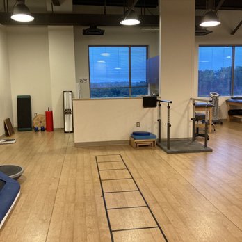 Potomac Valley Orthopaedic Associates - Balance and agility training area - Physical Therapy Near Me - Germantown, Maryland Potomac Valley Orthopaedic Associates - Balance and agility training area - Physical Therapy Near Me - Germantown, Maryland