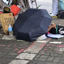 Baywalk - Some homeless along the baywalk