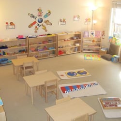 Sully Montessori School - Sully Montessori School Classroom