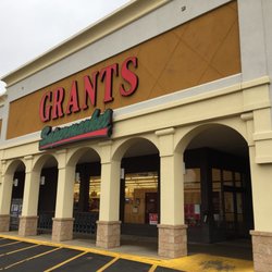 Grant's Supermarket - Entrance