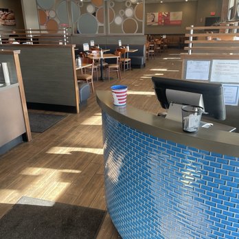 IHOP - Inside - Breakfast & Brunch Near Me - Farmingdale, New York IHOP - Inside - Breakfast & Brunch Near Me - Farmingdale, New York