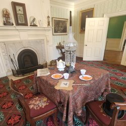 King Manor Museum - Tea table