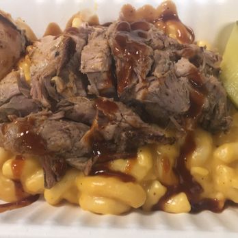 Droopy's BBQ - Pulled pork Mac and cheese - Food Trucks Near Me Droopy's BBQ - Pulled pork Mac and cheese - Food Trucks Near Me