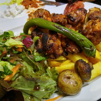 Öz Urfali Restaurant - Wings, Salat & fries - Turkish Near Me - Cologne, NW