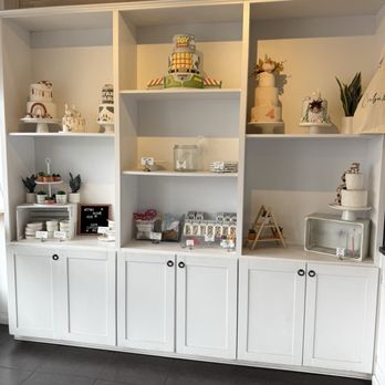 Hapa Cakes & Bakery - display - Cupcakes Near Me - Fullerton, California Hapa Cakes & Bakery - display - Cupcakes Near Me - Fullerton, California