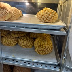 La Mexicana Market - Freshly baked buttery fluffy conchas